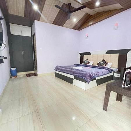 Oak Wood Homestay Banikhet Dalhousie Bagian luar foto