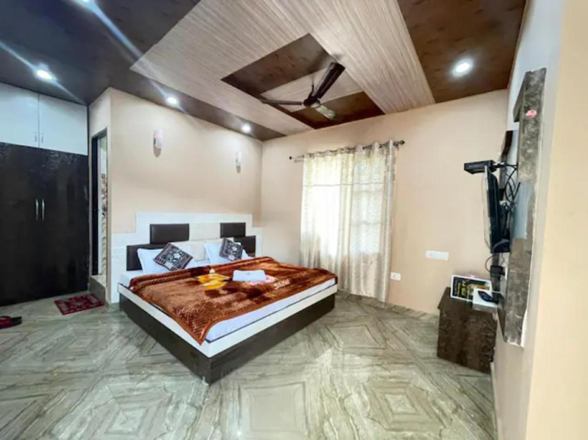 Oak Wood Homestay Banikhet Dalhousie Bagian luar foto