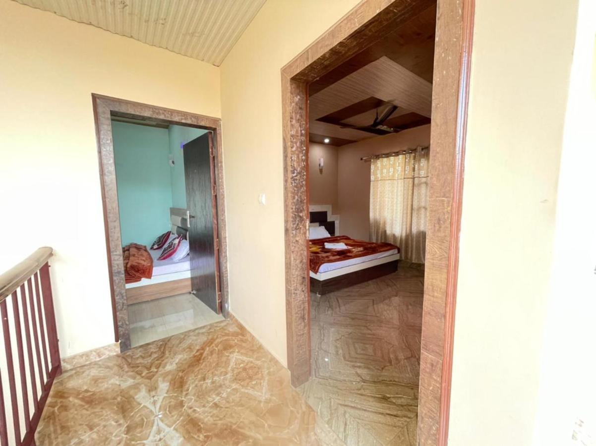 Oak Wood Homestay Banikhet Dalhousie Bagian luar foto