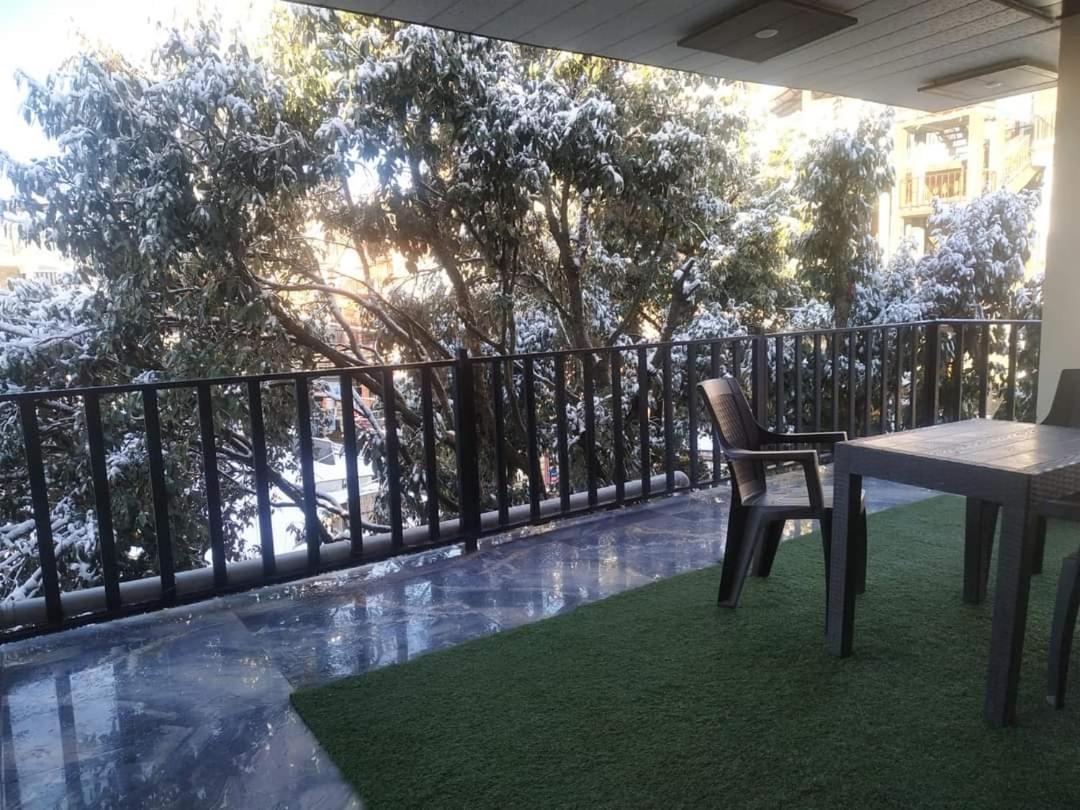 Oak Wood Homestay Banikhet Dalhousie Bagian luar foto